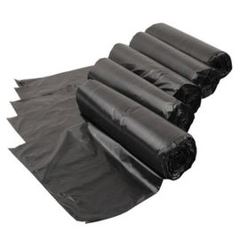 Color negro biodegradable modificado para requisitos particulares plástico de los bolsos de basura del PLA en el rollo